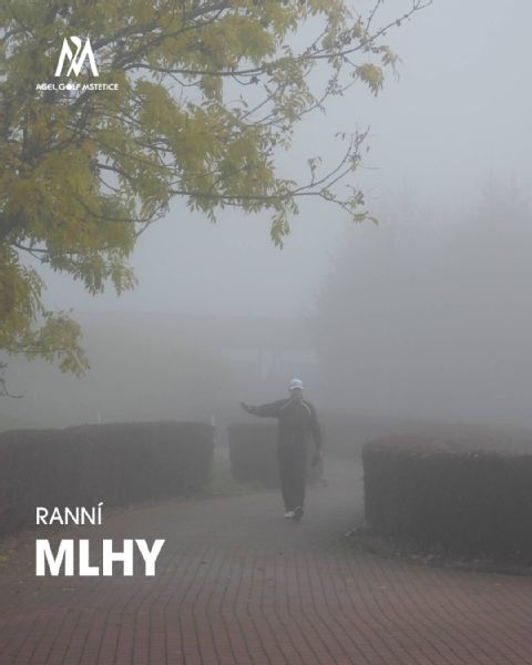 Ranní mlhy umí potrápit i golfové plány